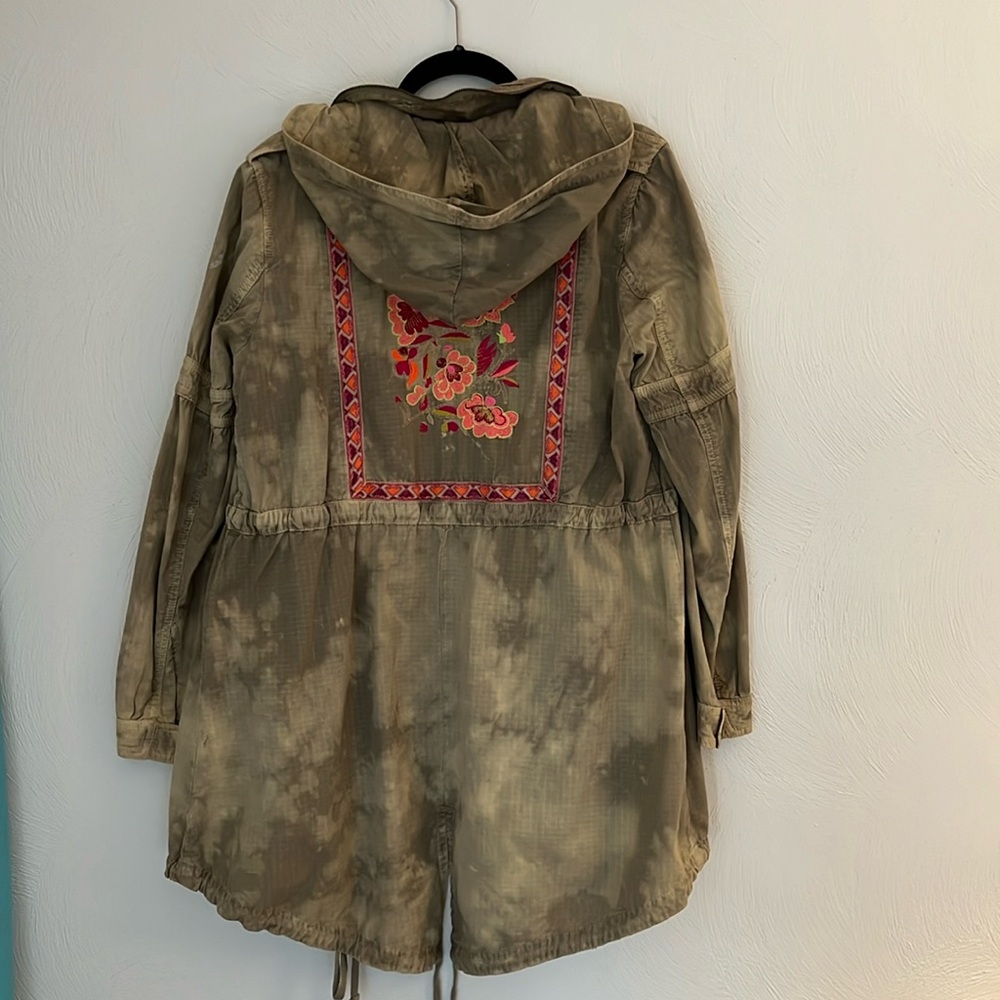 FREE PEOPLE Camo and Floral Jacket size 6